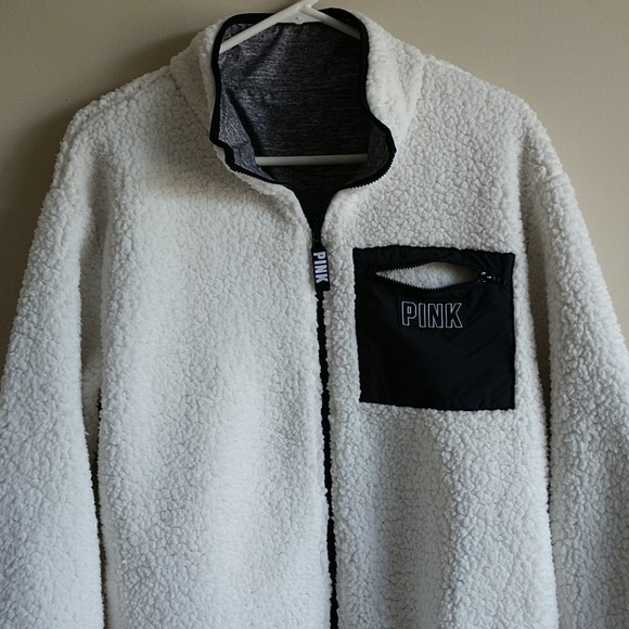 Size S🌷PINK VS SHERPA REVERSIBLE JACKET. - Picture 2 of 8